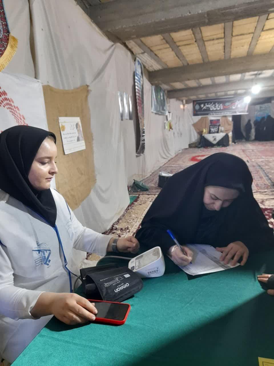 برپایی میز خدمت پزشکی در مصلای نماز جمعه خوانسار