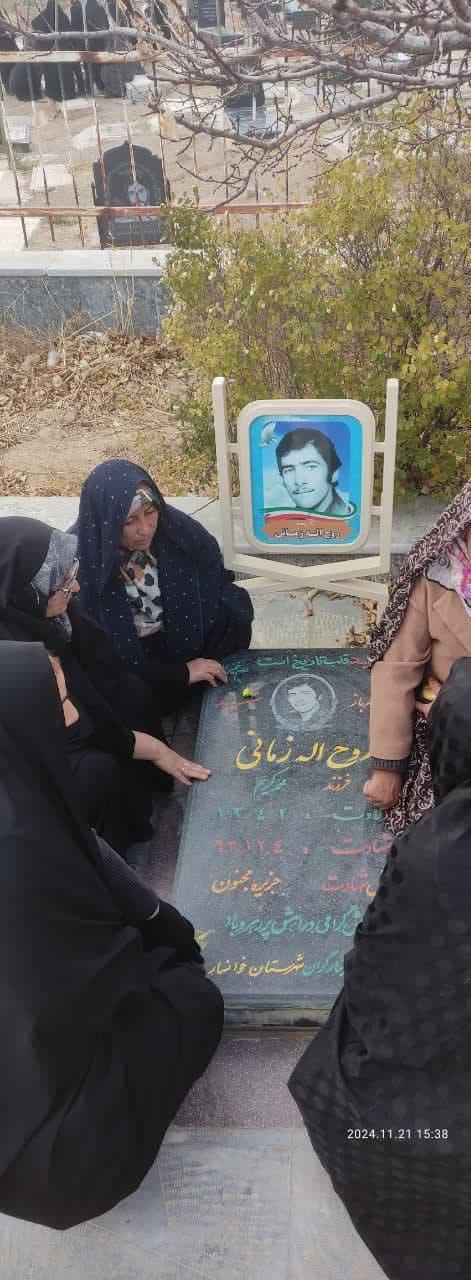 عطرافشانی و غبارروبی گلزار شهدای روستای سنگ سفید