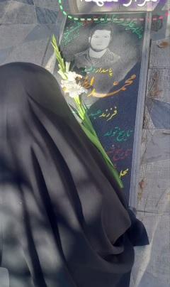 عطرافشانی و غبارروبی قبور مطهر بوستان شهدای خوانسار