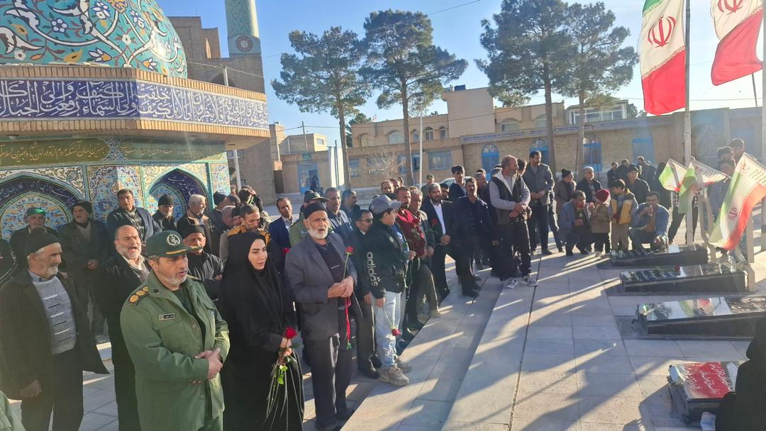 میهمانی لاله ها د روستای شاتور همزمان با ایام الله دهه فجر 1404