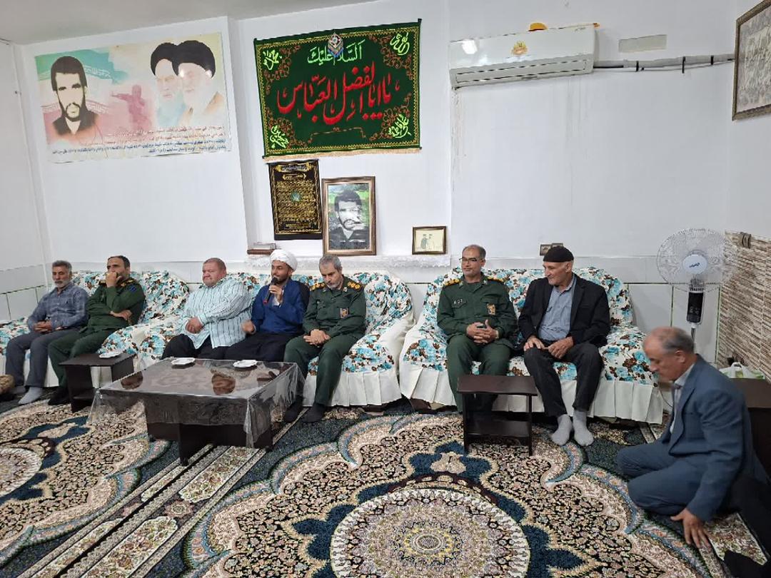 برگزاری یادواره خانگی شهید صفری در هفته دفاع مقدس در روستای شریف آباد
